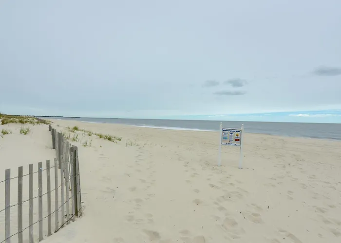 Bright Condo Half-Block To Cape May Beach!
