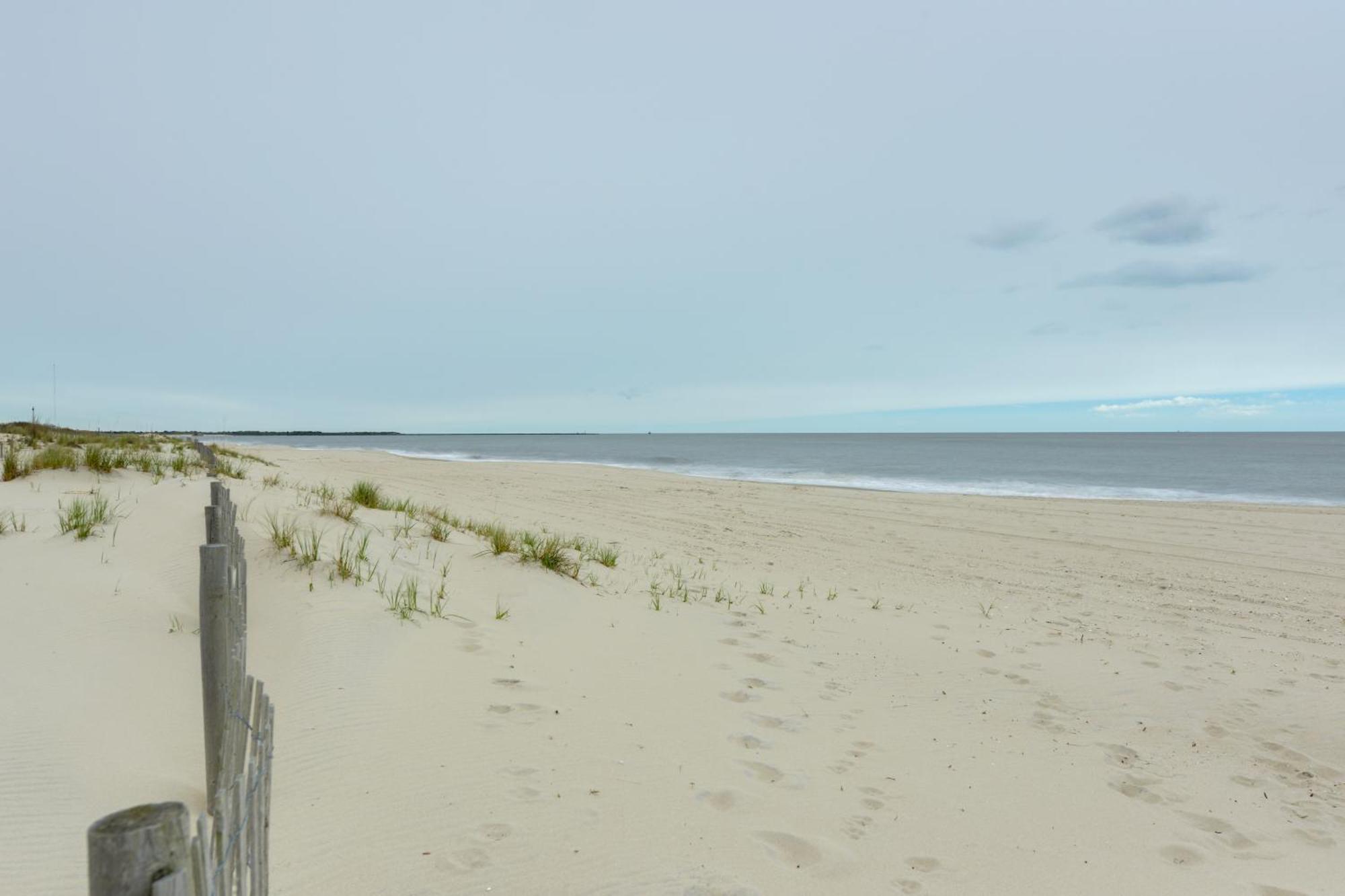 Bright Half-block To Cape Beach!
